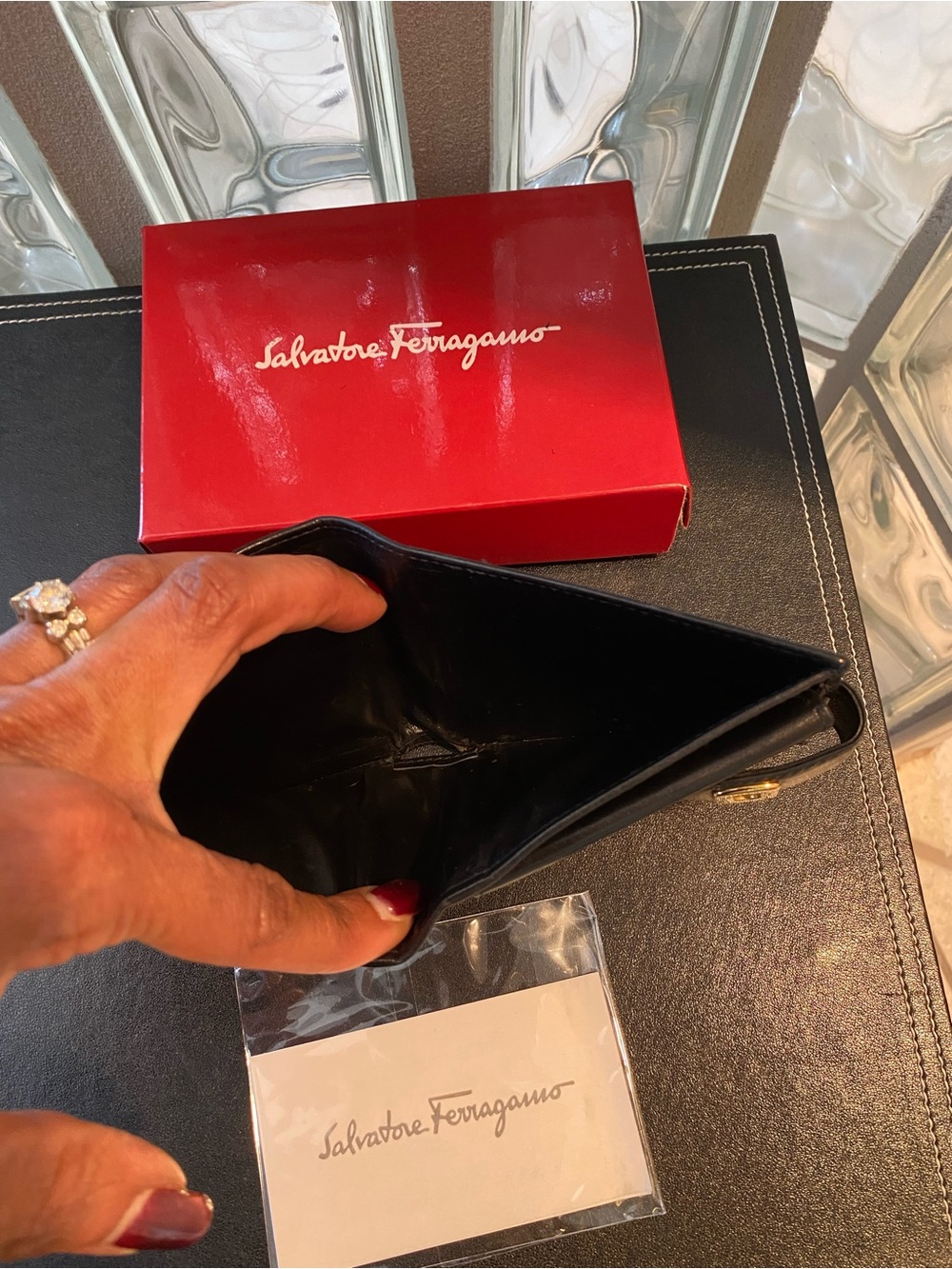 Salvatore Ferragamo Black Calfskin Leather Men’s Wallet. Gold-tone Gancini Clasp - Picture 9 of 14